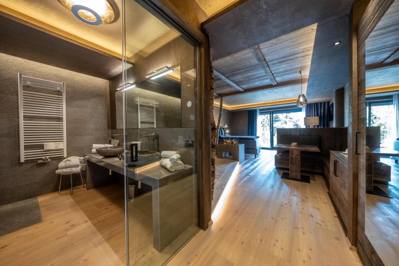 La Roccia Wellness Hotel Cavalese Exterior photo